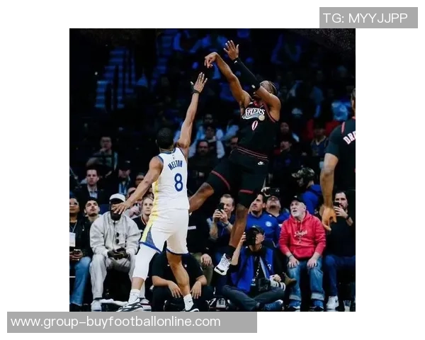 埃奇库姆关键补篮助球队逆转8中4贡献10分6板5助3断表现抢眼 埃奇库姆关键补篮助球队逆转8中4贡献10分6板5助3断表现抢眼