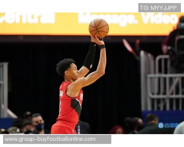 安芬尼西蒙斯半场表现惊艳8中6三分5中3独揽16分助球队领先