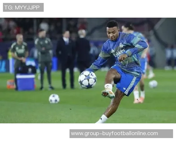 姆巴佩上演大四喜荣耀时刻官方宣布其为本轮欧冠最佳球员 姆巴佩上演大四喜荣耀时刻官方宣布其为本轮欧冠最佳球员